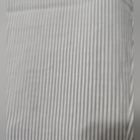 Pinstripe Cropped Pants - Picture 3 of 7